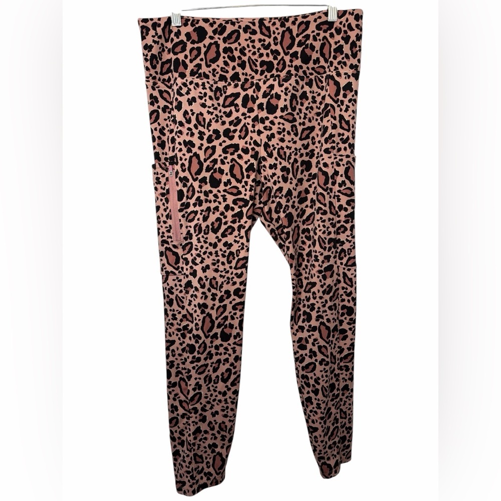 Lou & Grey Loft Pink Leopard Print Leggings